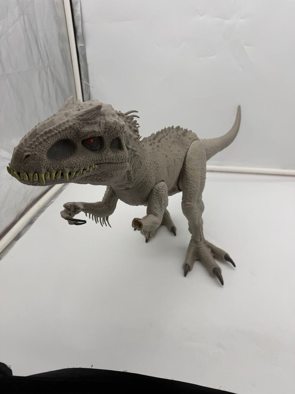 Jurassic World Indomimus Rex 23'